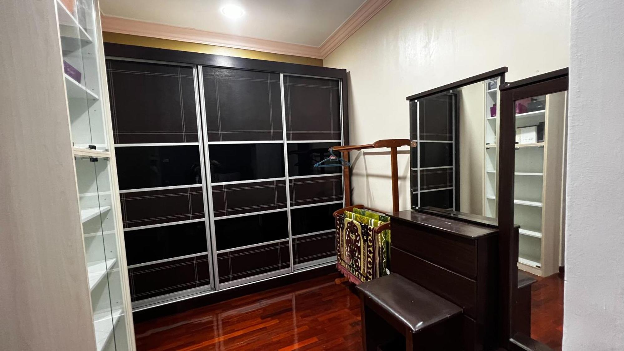 Yb Guest House 4 Bilik 5 Katil Chukai Kültér fotó