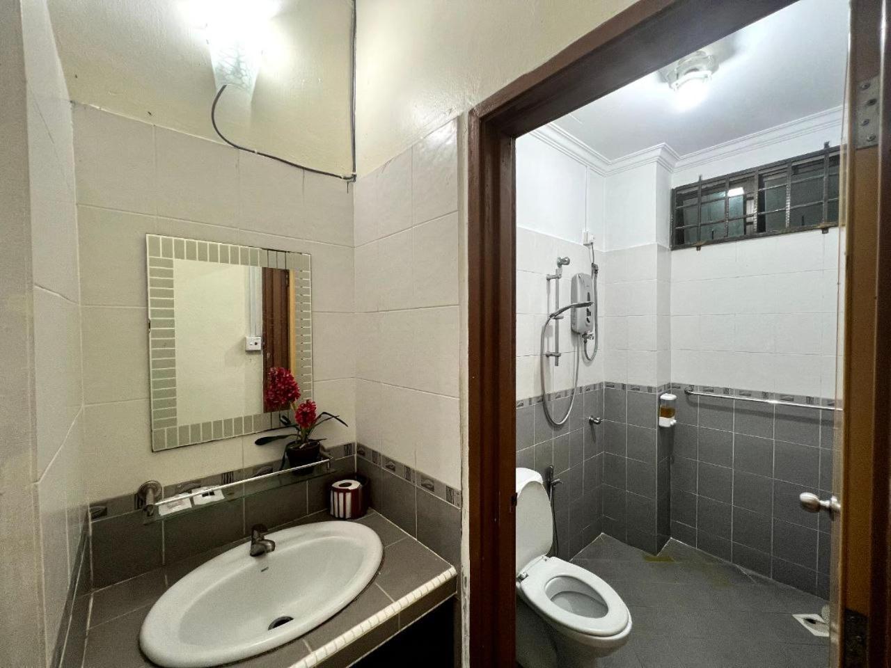 Yb Guest House 4 Bilik 5 Katil Chukai Kültér fotó