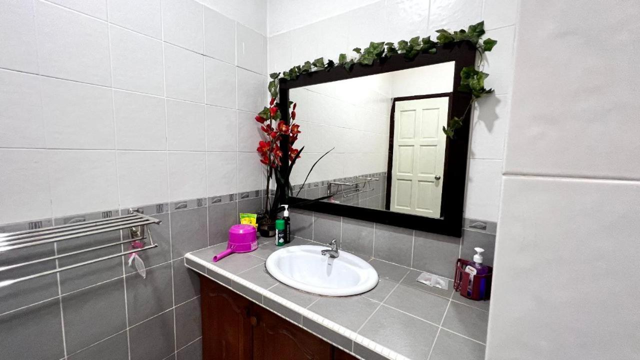 Yb Guest House 4 Bilik 5 Katil Chukai Kültér fotó